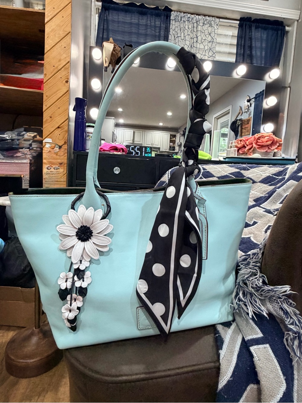 💎💎 Dooney and Bourke small Russel Tote in FLORENTINE leather